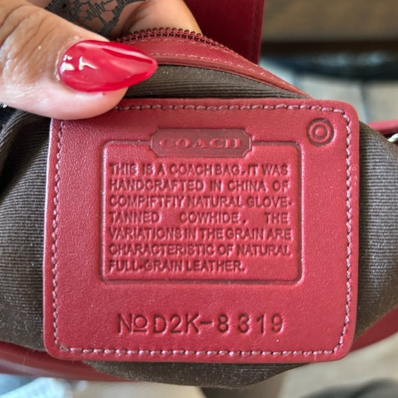 vintage coach hampton cherry red shoulder bag ๐