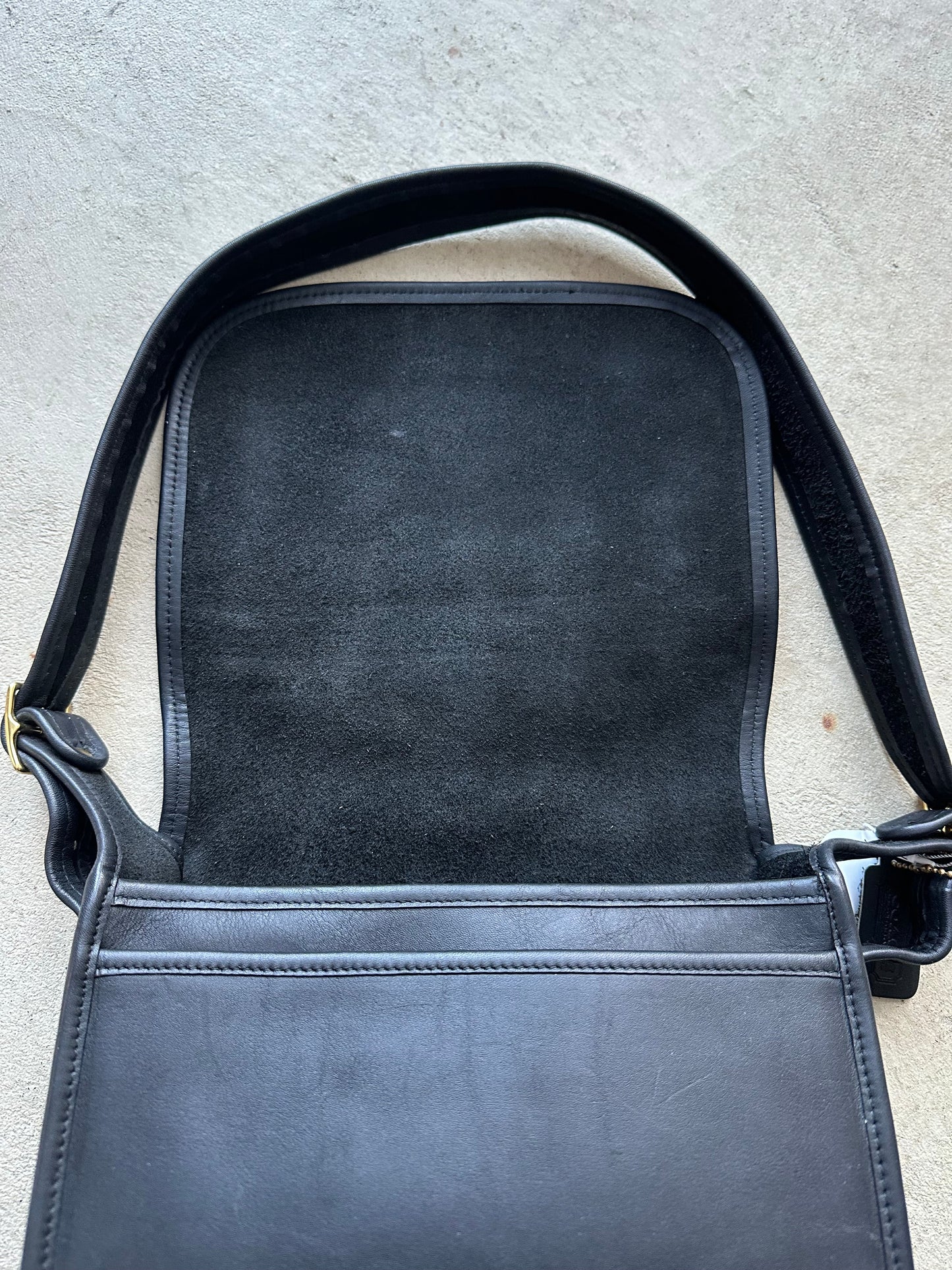 vintage coach black classic shoulder bag