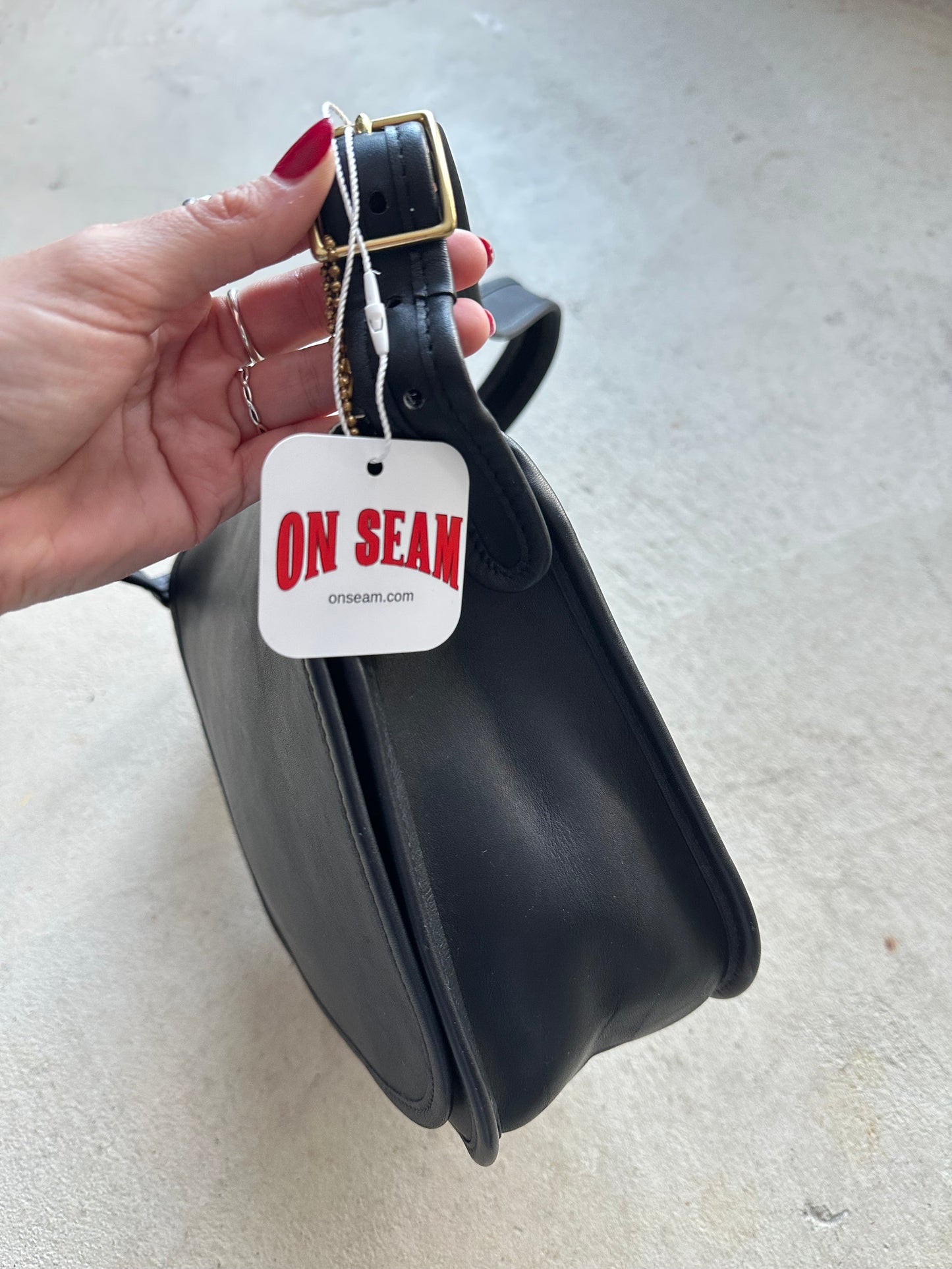 vintage coach black classic shoulder bag