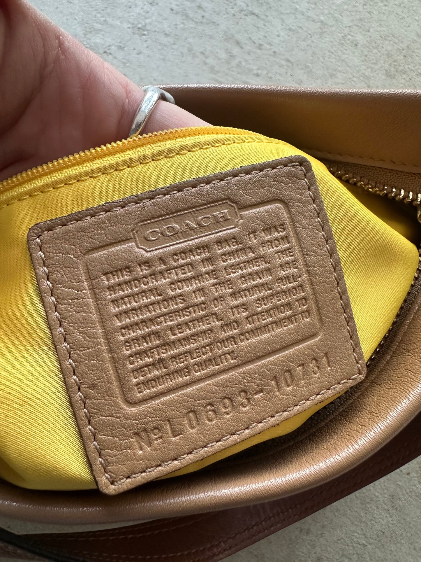 vintage y2k coach leather shoulder bag