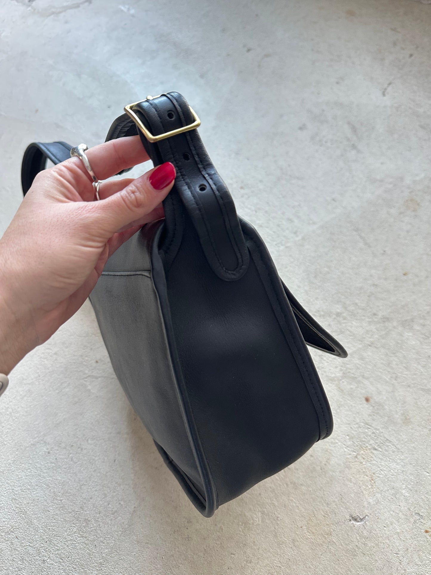 vintage coach black classic shoulder bag