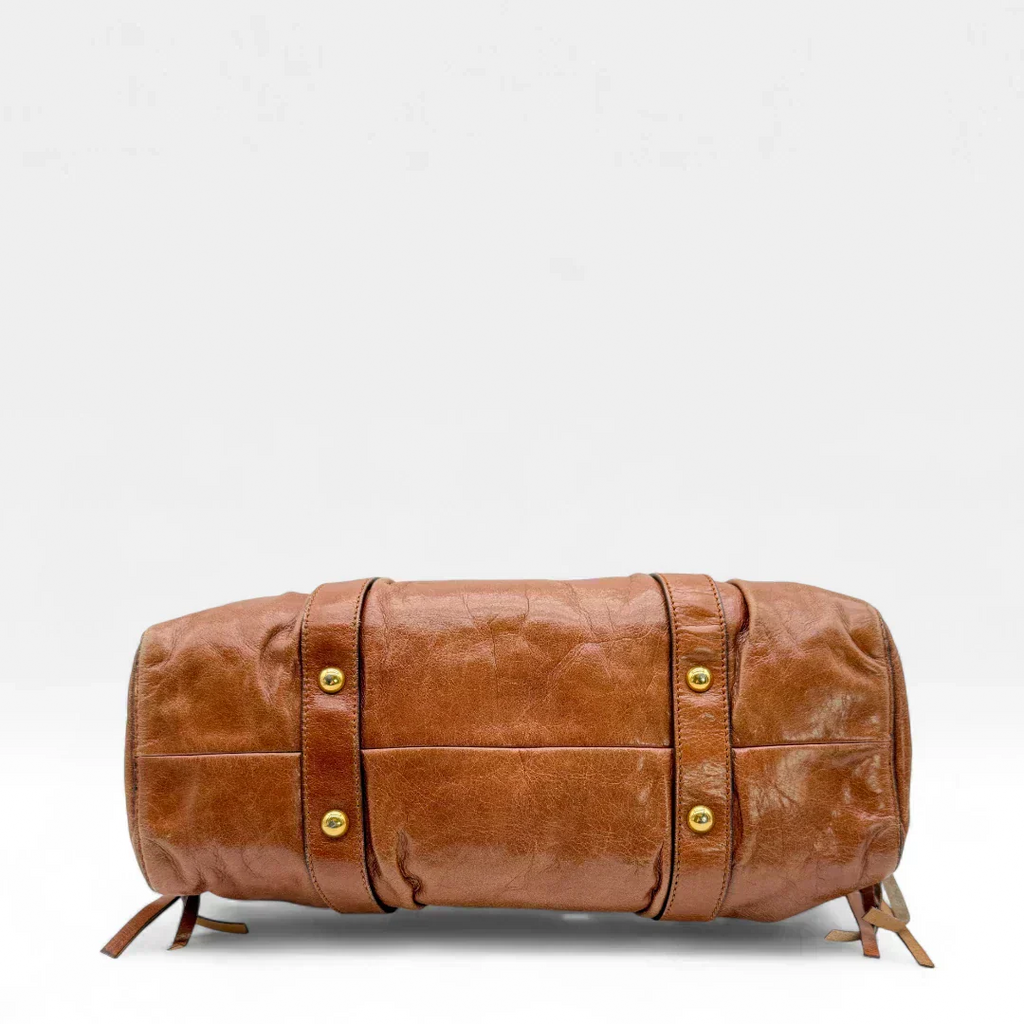 🔥 Pre-owned Miu Miu handbag Vitello Lux with shoulder strap made of dark brown leather 🔥