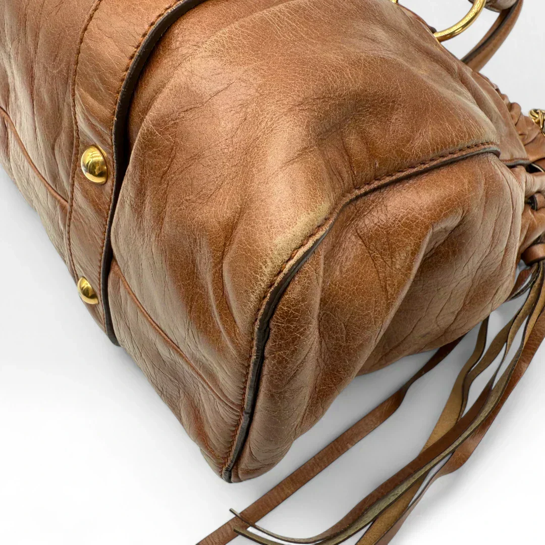 🔥 Pre-owned Miu Miu handbag Vitello Lux with shoulder strap made of dark brown leather 🔥