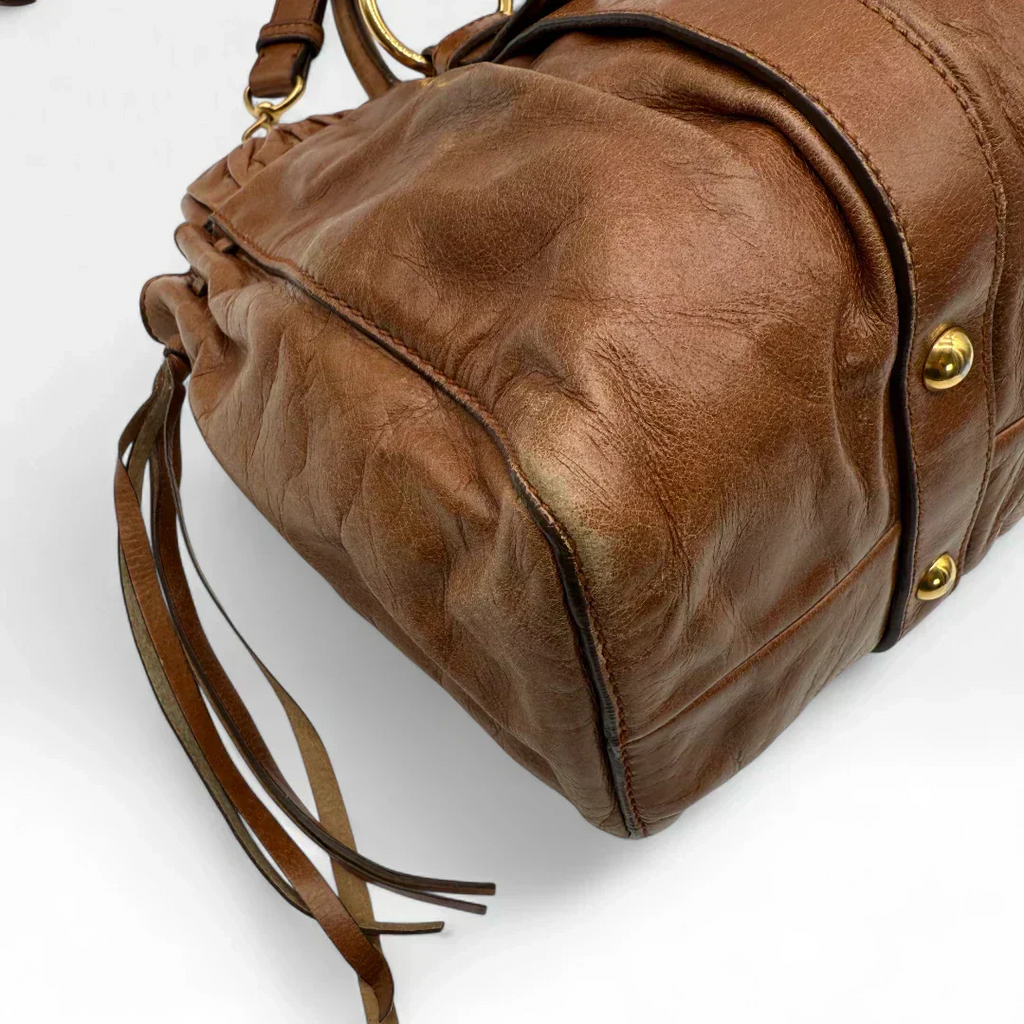 🔥 Pre-owned Miu Miu handbag Vitello Lux with shoulder strap made of dark brown leather 🔥