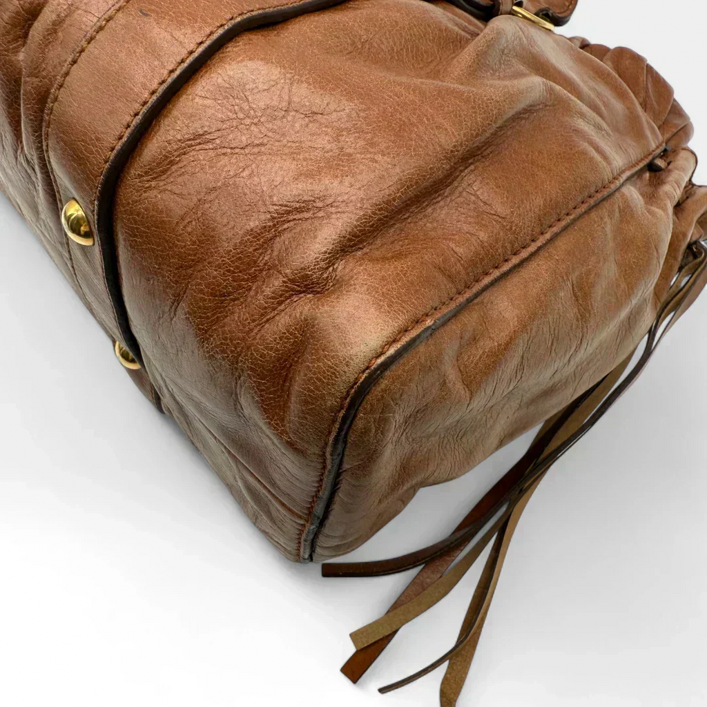 🔥 Pre-owned Miu Miu handbag Vitello Lux with shoulder strap made of dark brown leather 🔥