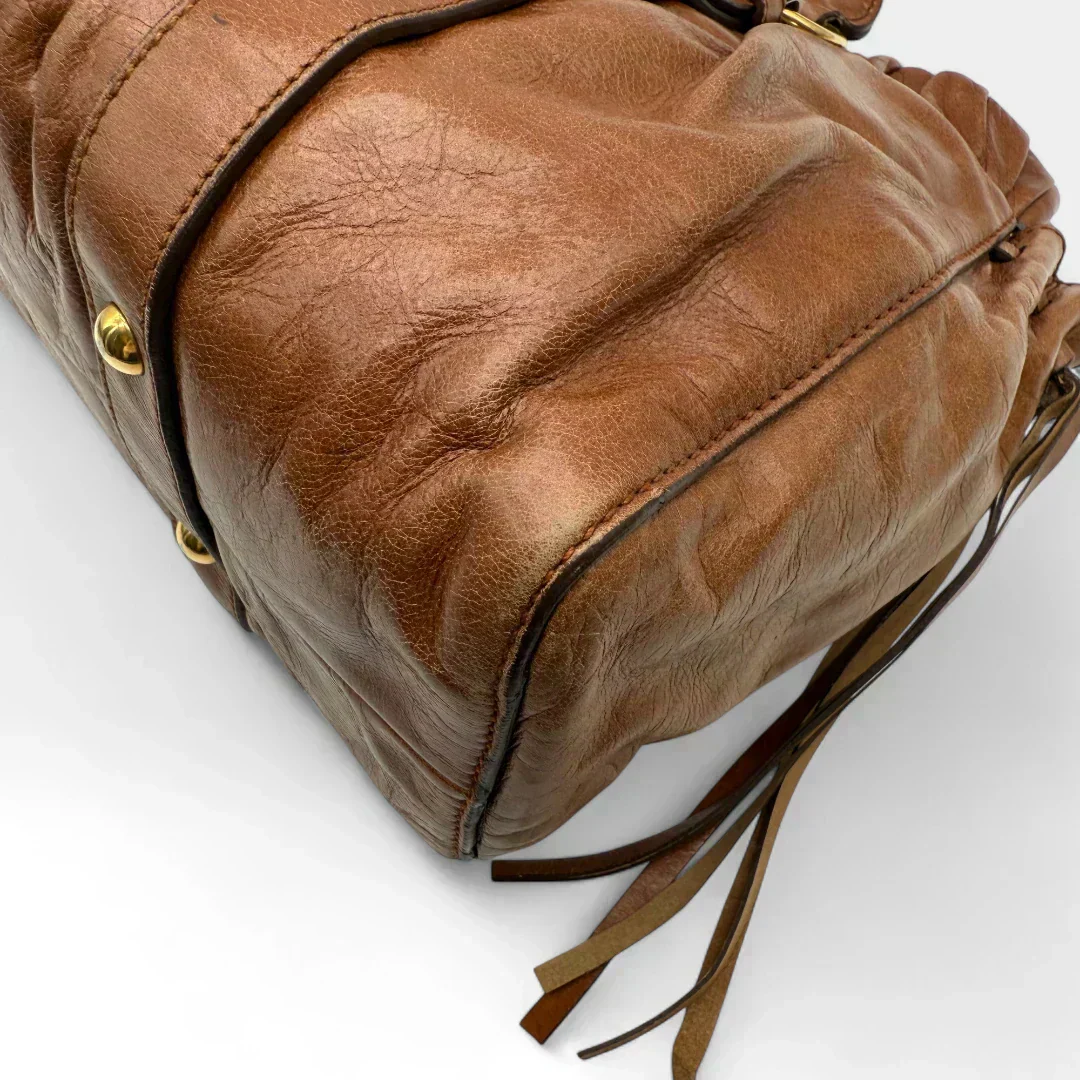 🔥 Pre-owned Miu Miu handbag Vitello Lux with shoulder strap made of dark brown leather 🔥