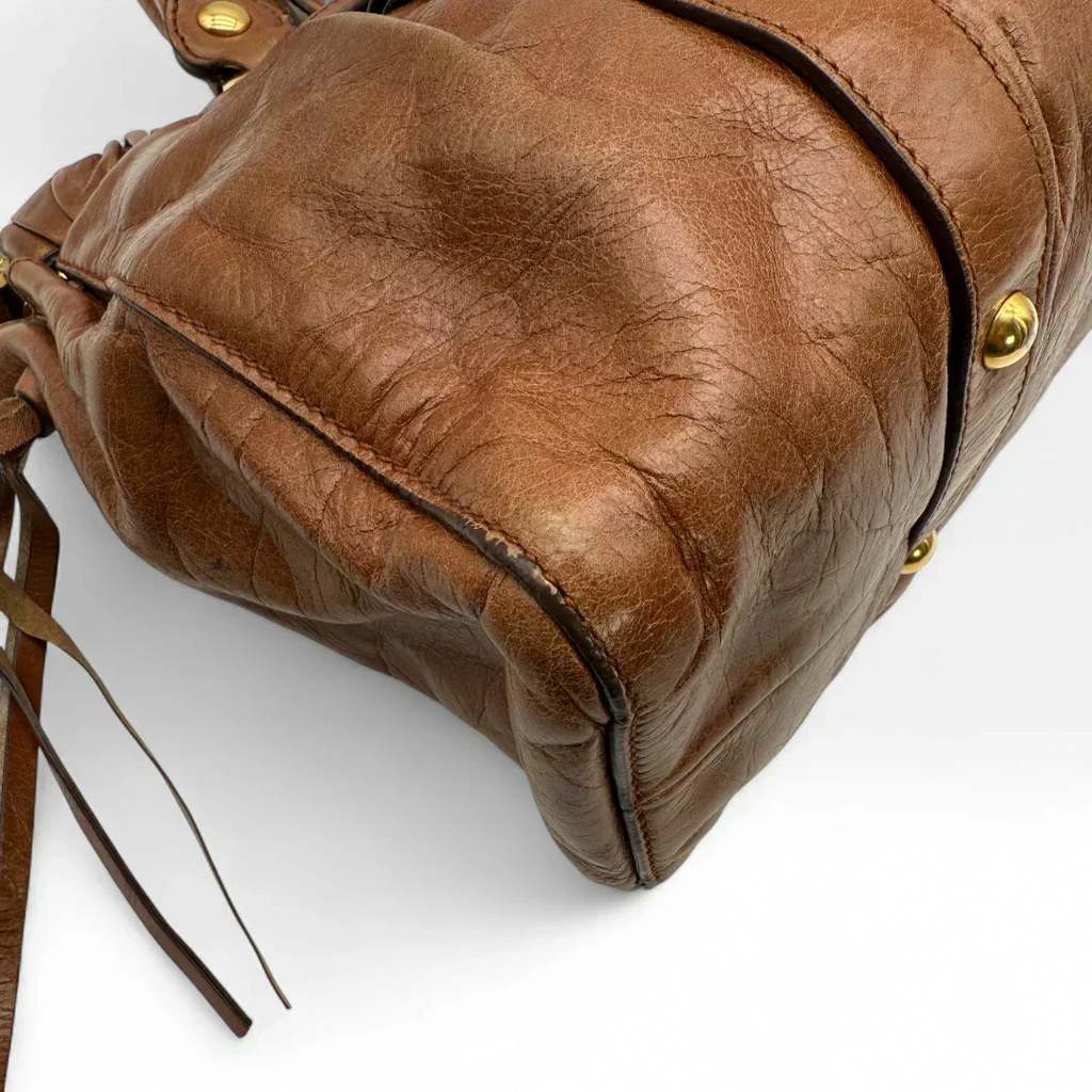 🔥 Pre-owned Miu Miu handbag Vitello Lux with shoulder strap made of dark brown leather 🔥