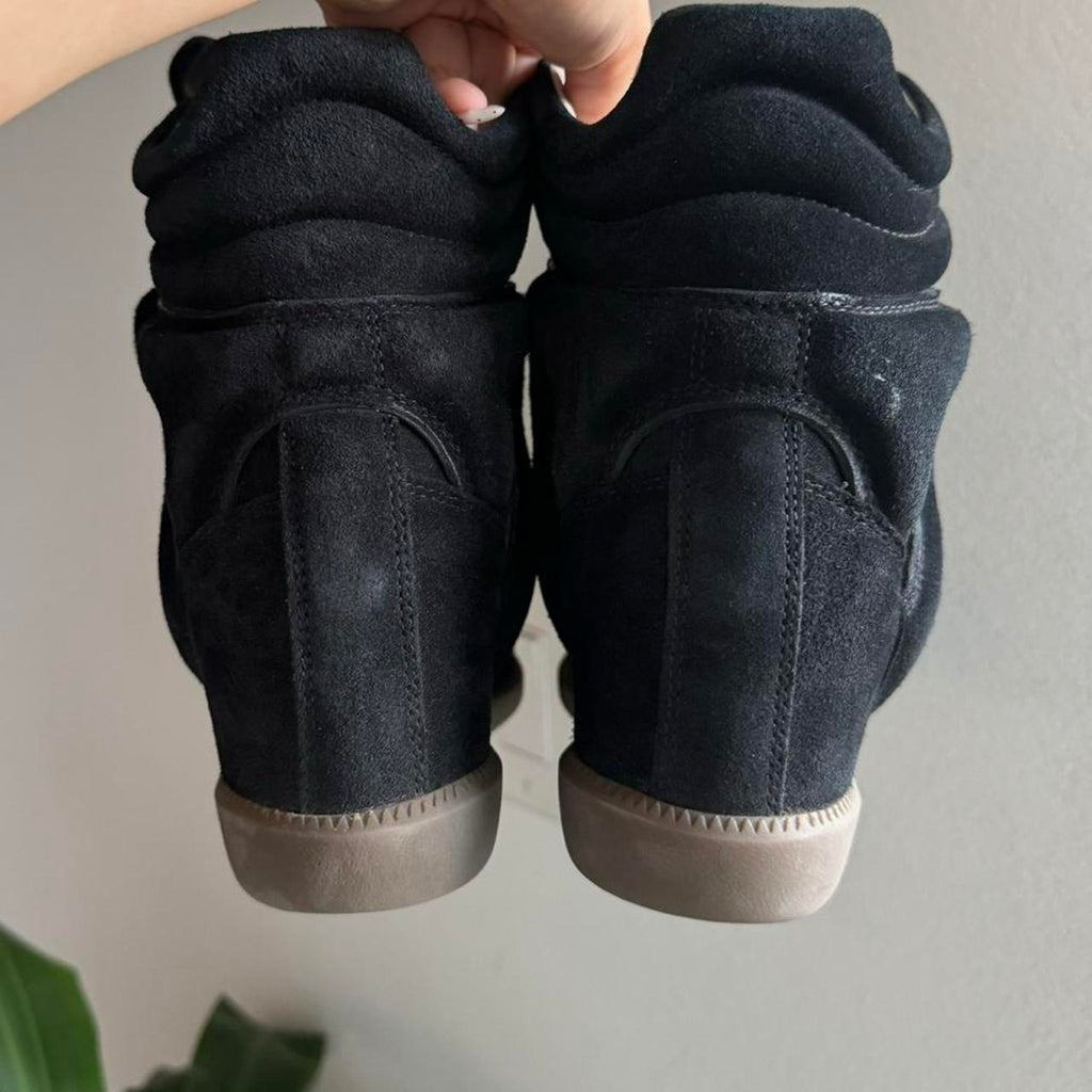 Isabel Marant Women's Black and Navy Trainers