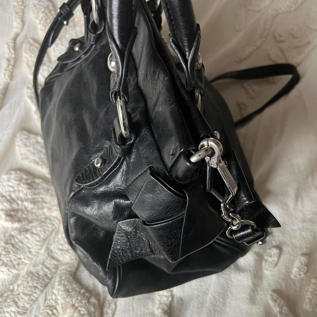 Authentic Miu Miu Vitello Lux Bow Mini Bag – Black