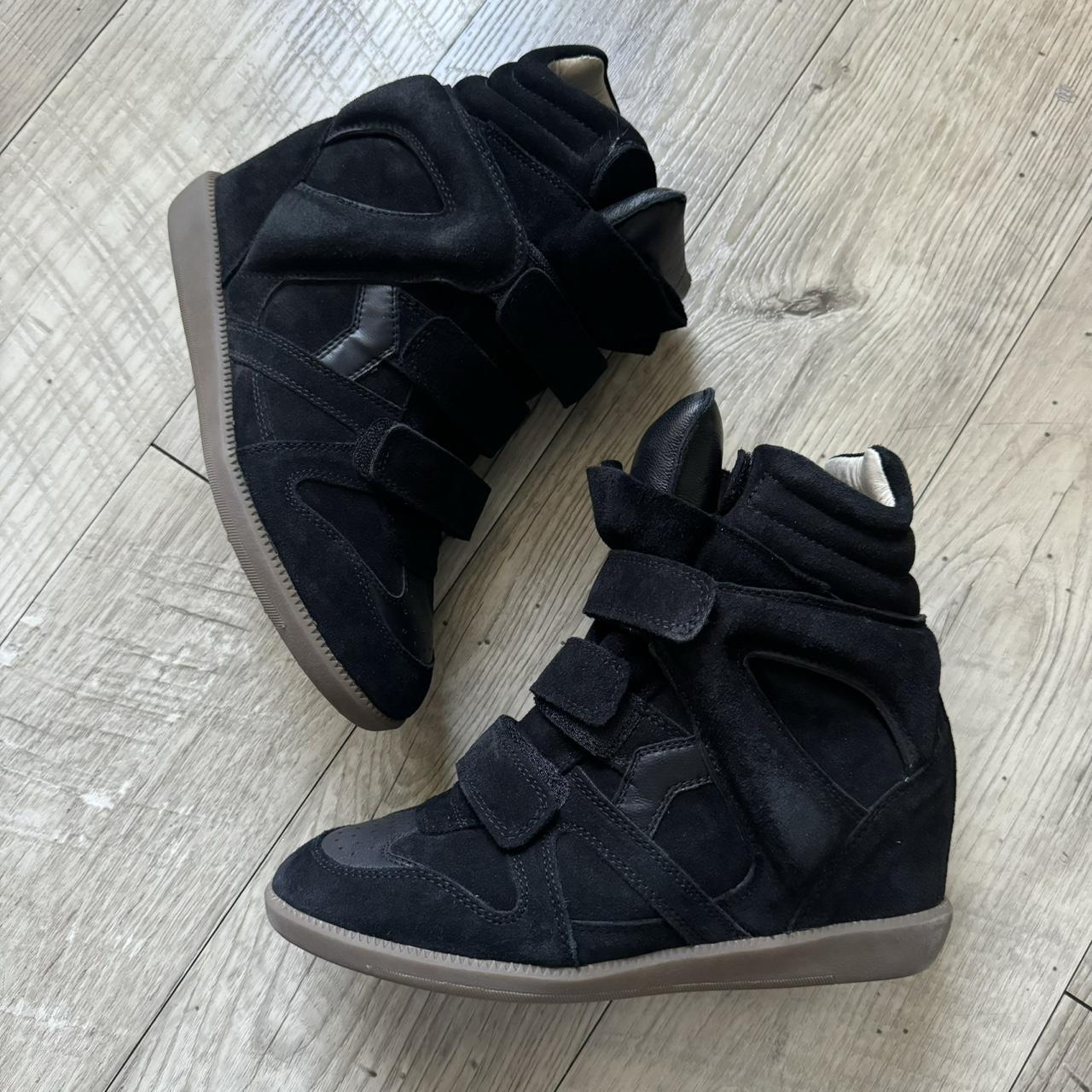 Isabel Marant Women's Black and Navy Trainers