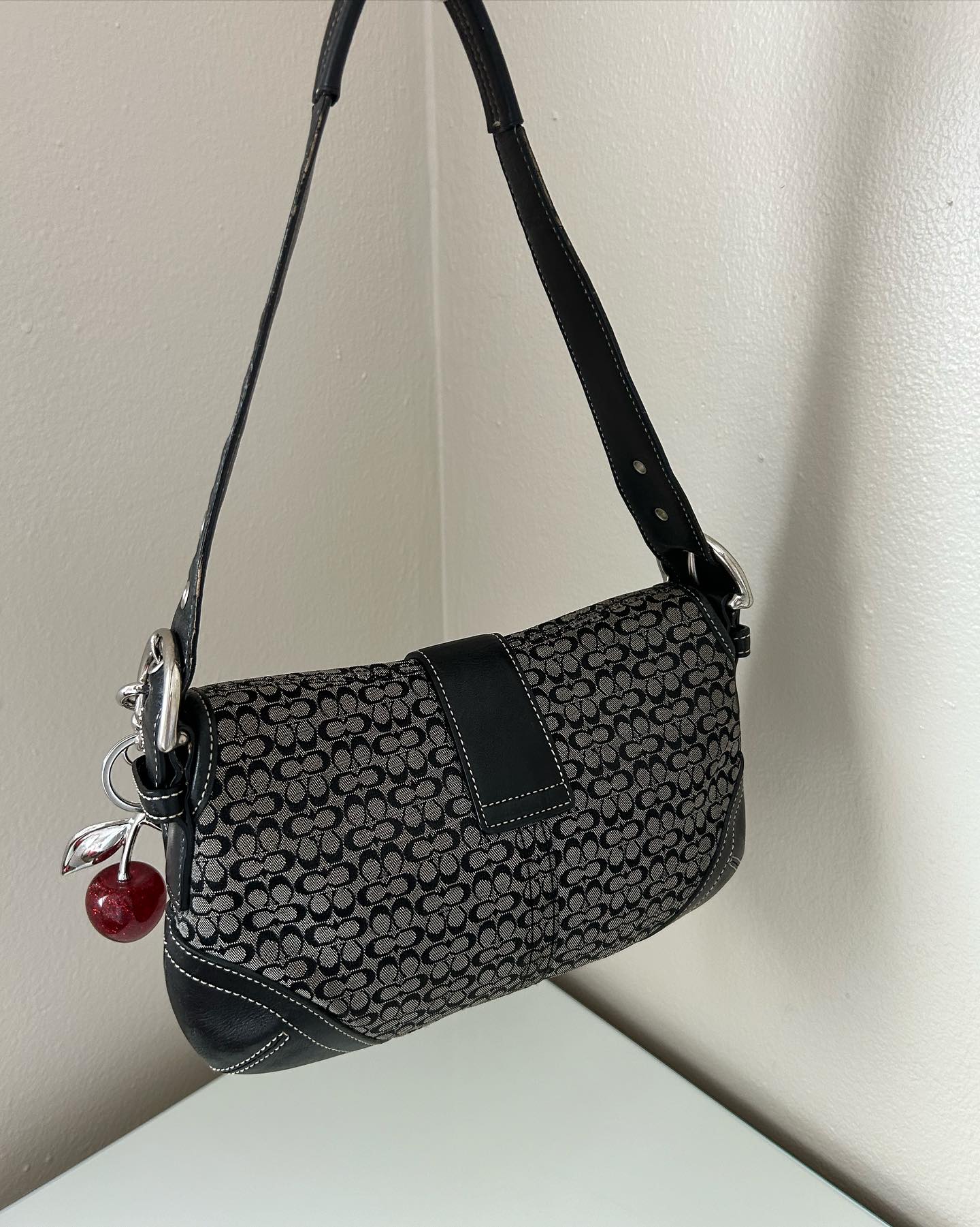 coach black and grey vintage bag 1