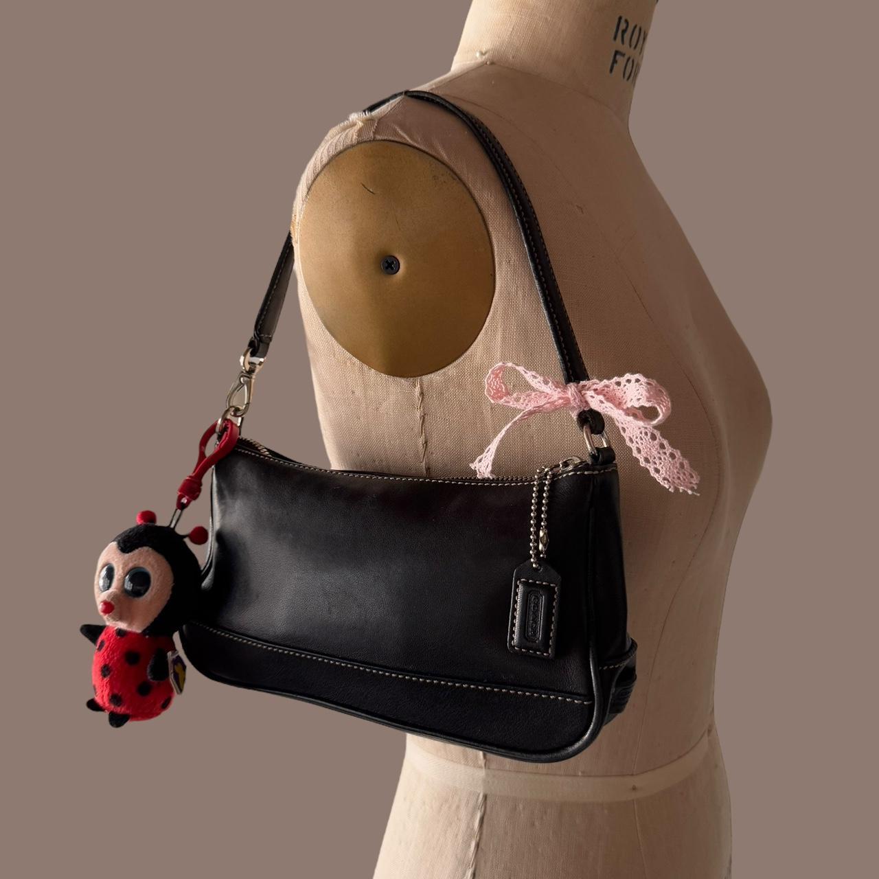 Vintage Y2K Coach Demi baguette in black leather!