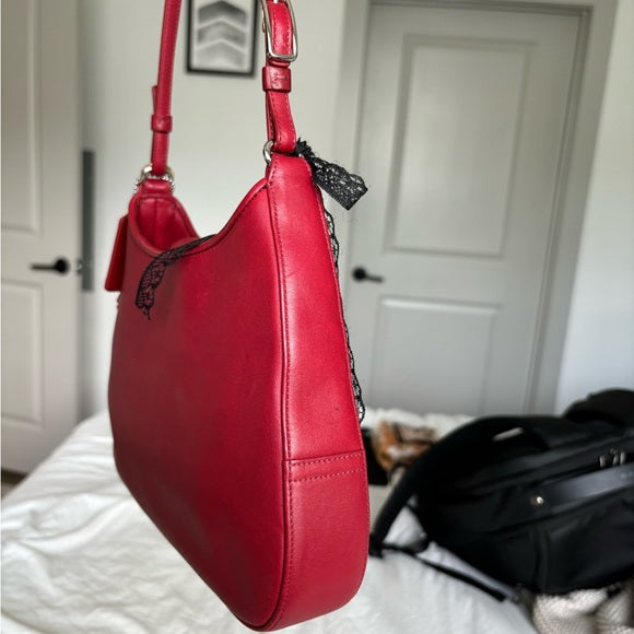 vintage coach hampton cherry red shoulder bag 🍒