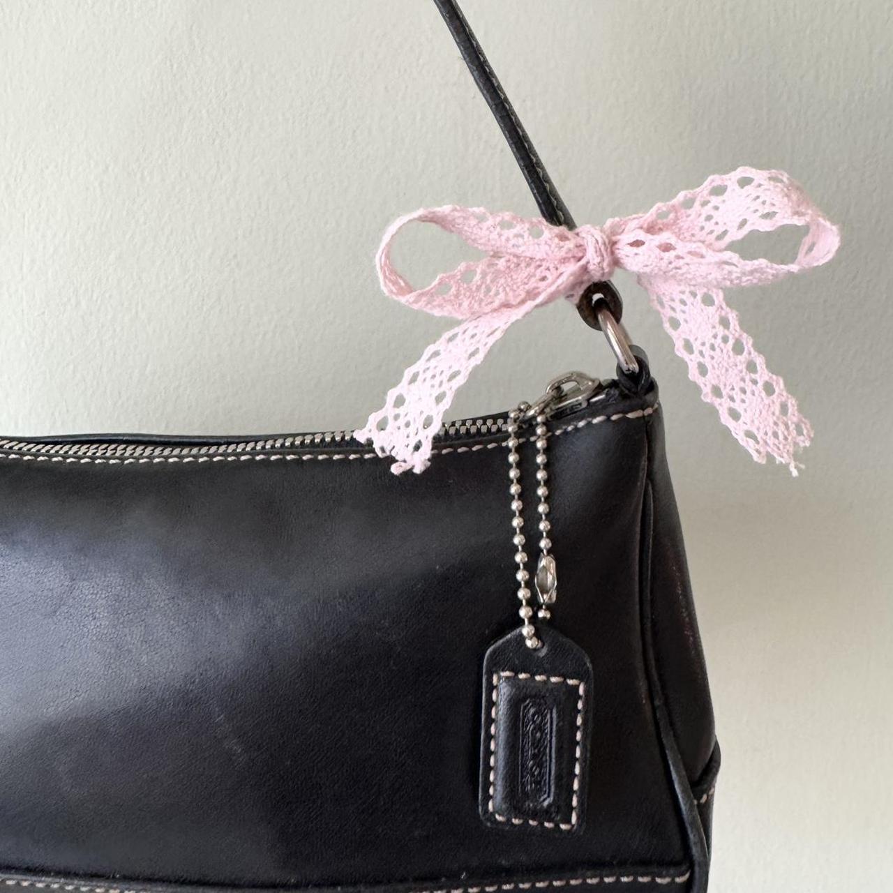 Vintage Y2K Coach Demi baguette in black leather!