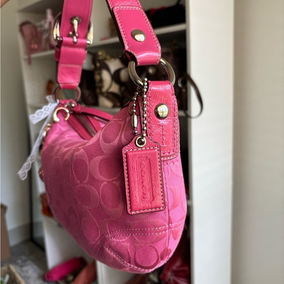 vintage coach soho hobo barbie pink siganture jacquard