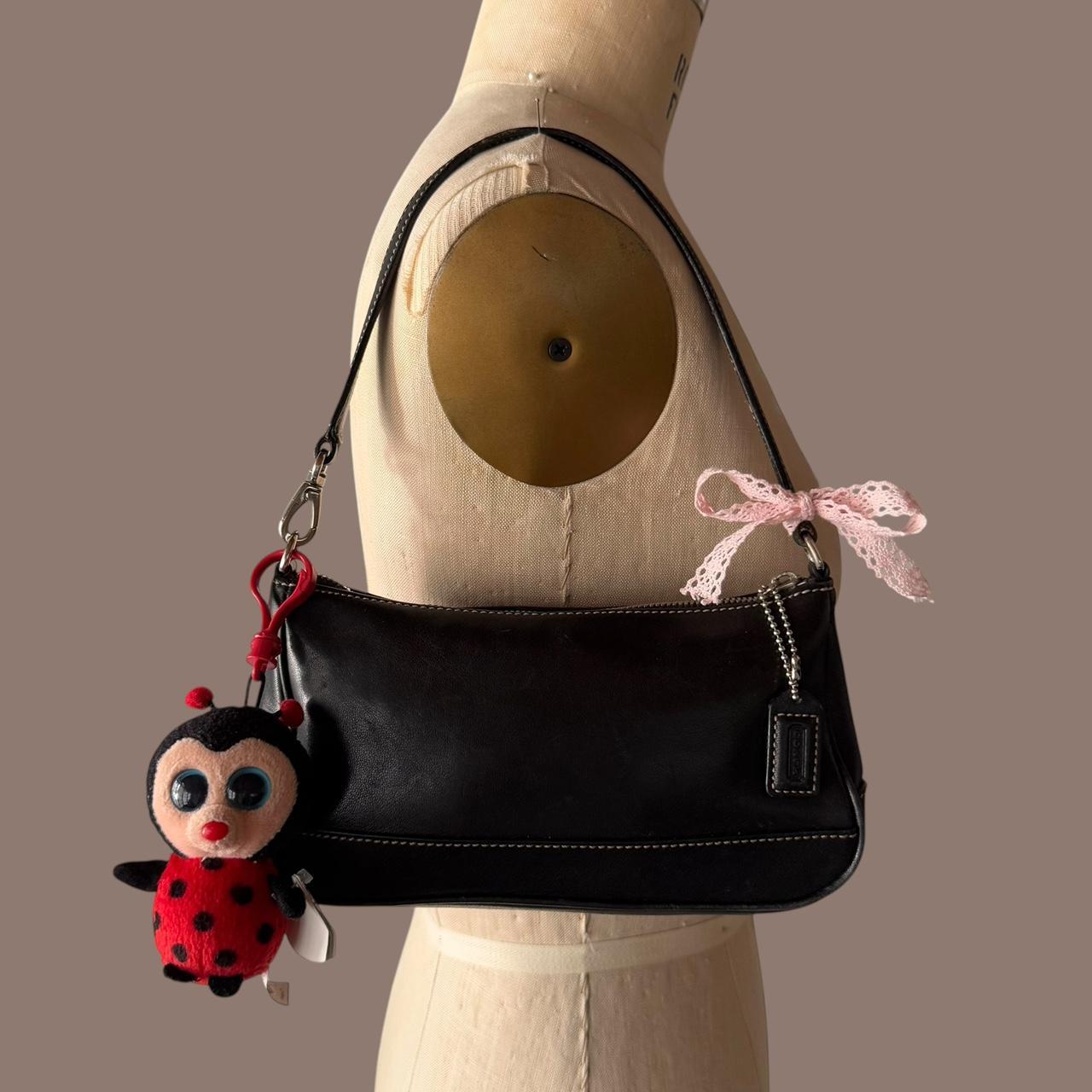 Vintage Y2K Coach Demi baguette in black leather!