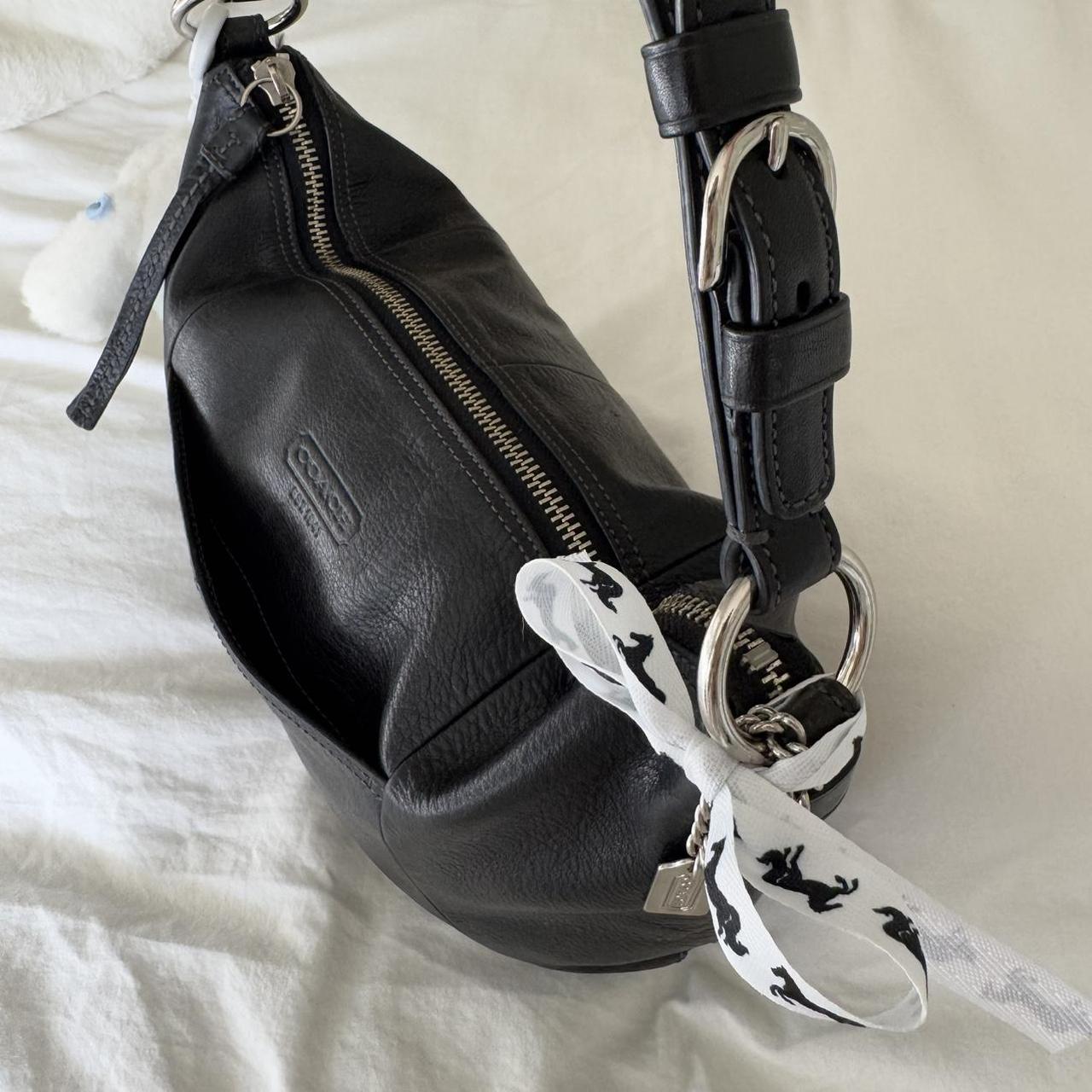 Vintage 90s Coach black leather hobo bag!