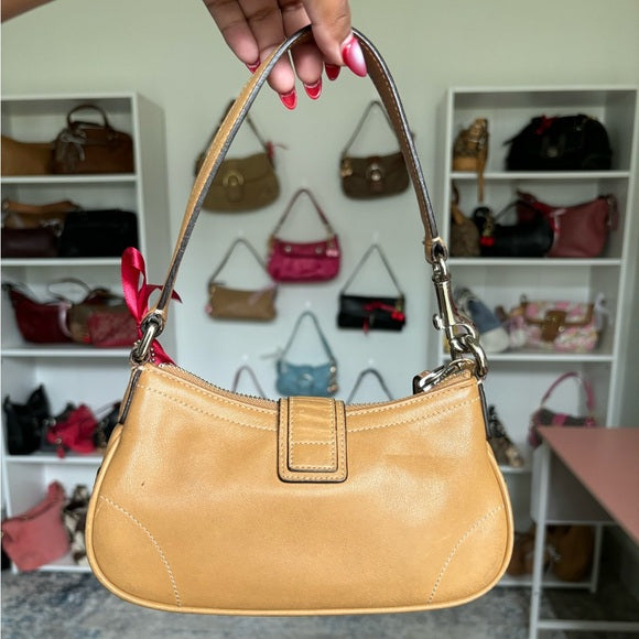 y2k coach demi buckle tan leather bag 🍒