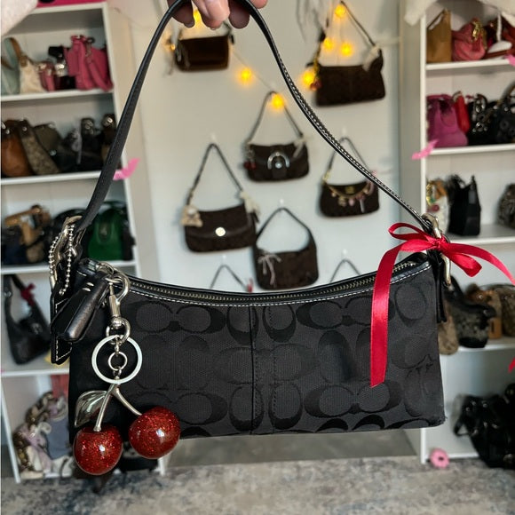 y2k coach east west black signature shoulder bag 🍒