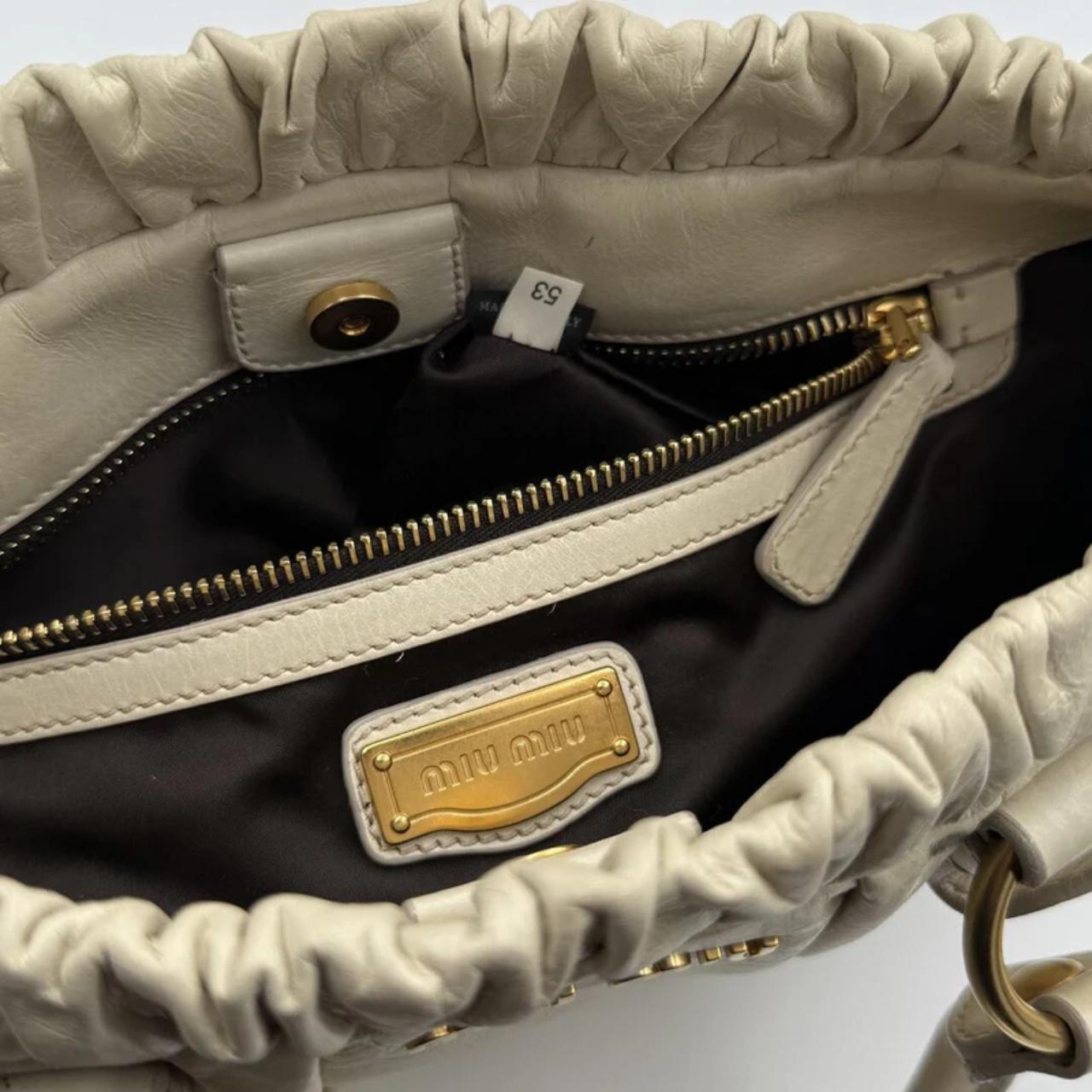 🔥 Authentic Miu Miu Vitello Leather White Handbag Pre-owned 🔥